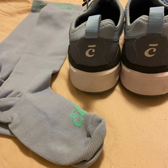 Clove Nursing Shoes — Fully Sterilizable! - Picture 2 of 4